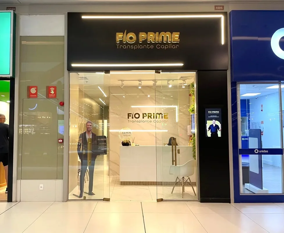 Vitrine da clínica Fio Prime no Park Shopping Canoas